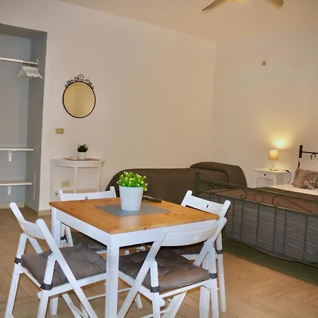 House Apartment *